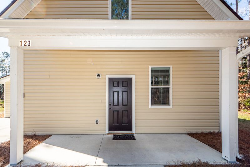 123 White Picket Ln, Summerville, SC 29483