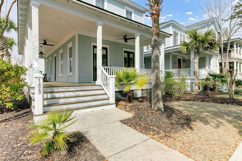 1429 Lettered Olive Ln, Mount Pleasant, SC 29464