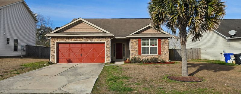 7646 Kinston St, North Charleston, SC 29418