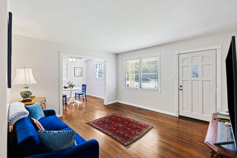 127 Ridge Rd, Summerville, SC 29485