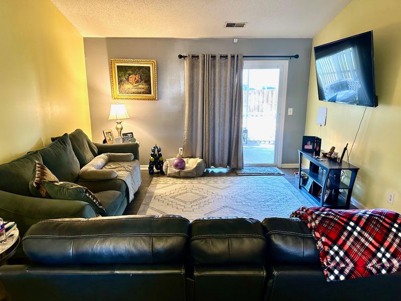 7364 Suncatcher Dr, Hanahan, SC 29410
