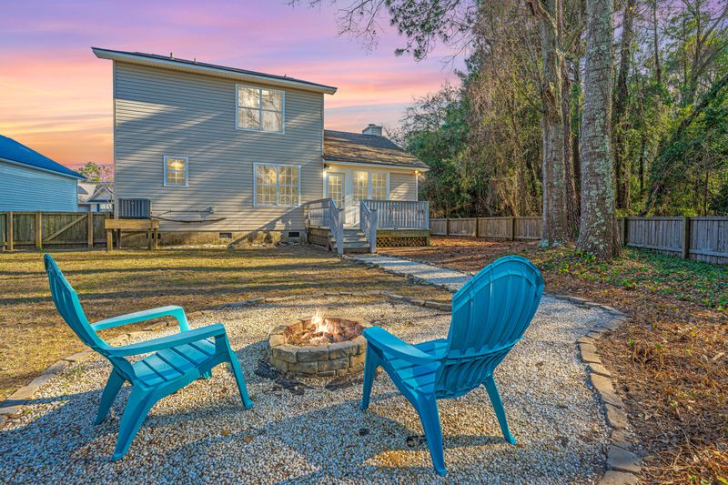 1253 Lakefront Dr, Charleston, SC 29412