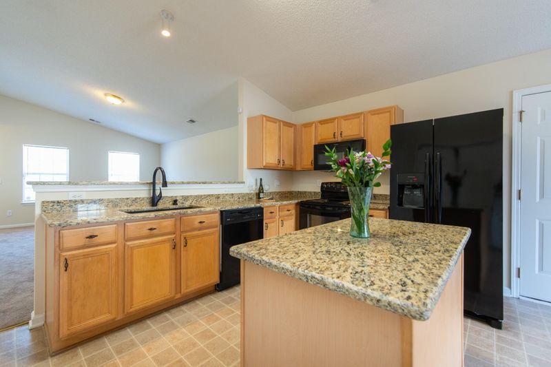 7919 New Ryder Rd, North Charleston, SC 29406