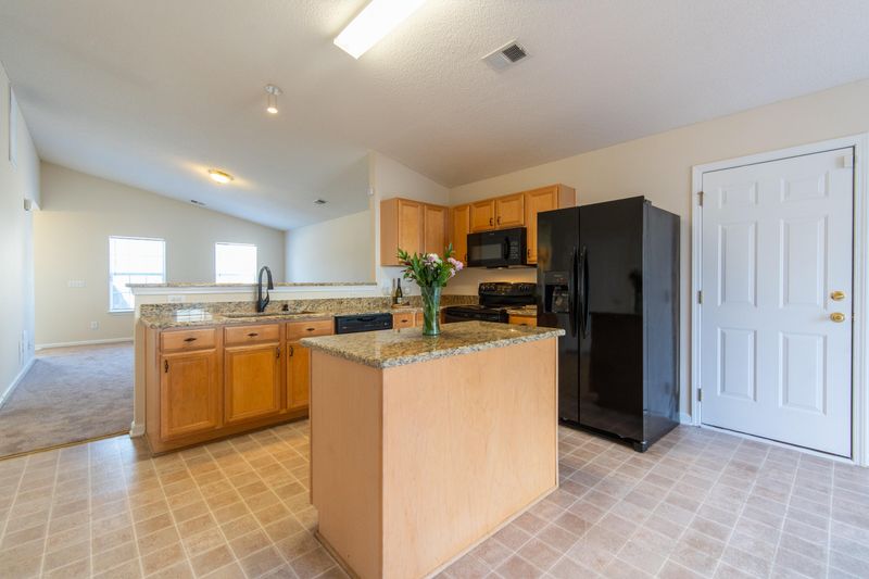 7919 New Ryder Rd, North Charleston, SC 29406