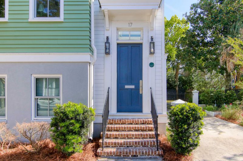 17 Trumbo St, Charleston, SC 29401