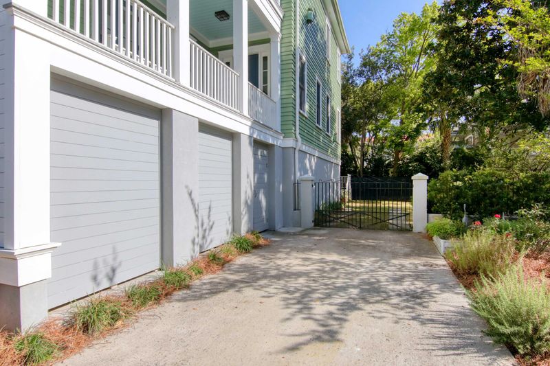 17 Trumbo St, Charleston, SC 29401
