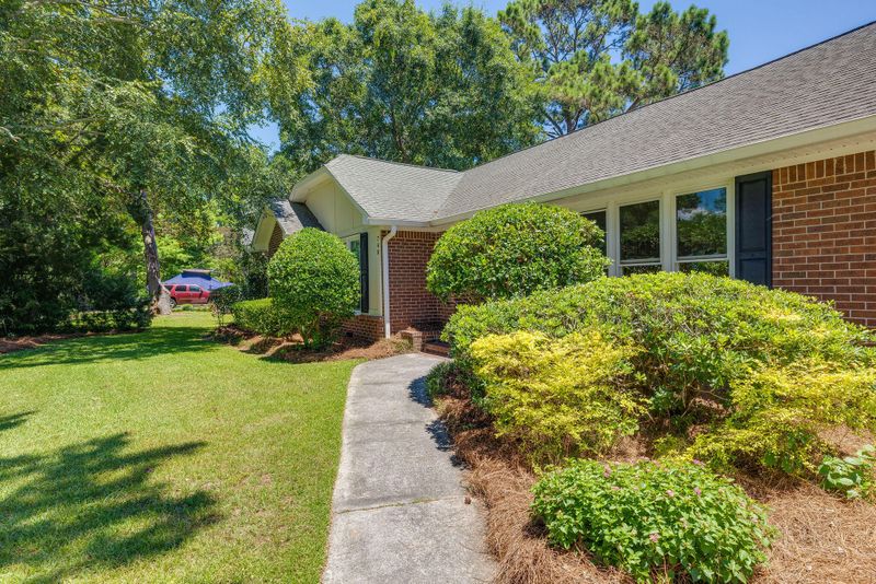 740 Gypsy Ln, Mount Pleasant, SC 29464