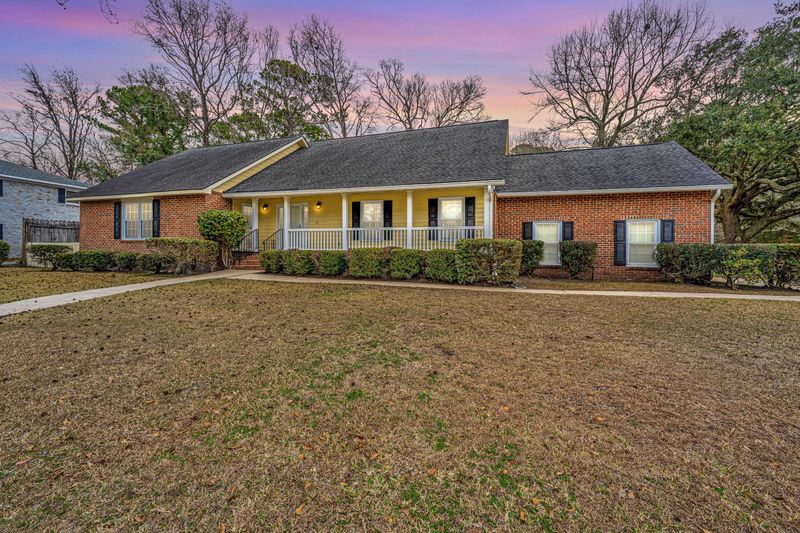 476 E Wimbledon Dr, Charleston, SC 29412