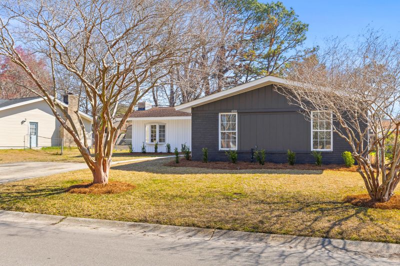 600 Piedmont Ln, Ladson, SC 29456