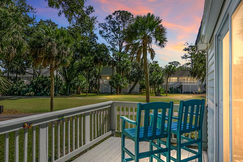 278 Driftwood Ln, Edisto Island, SC 29438