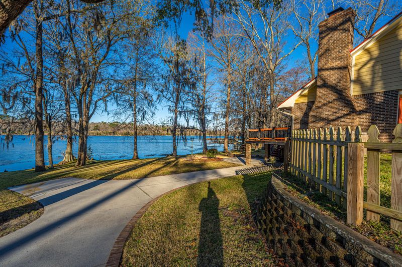 105 Goose Creek Dr, Goose Creek, SC 29445