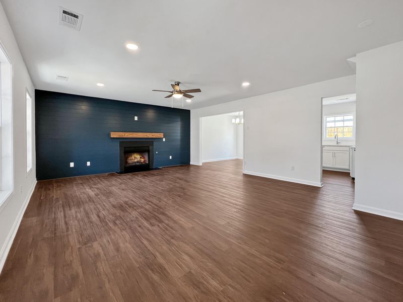 8987 Buck Run Ct, North Charleston, SC 29406