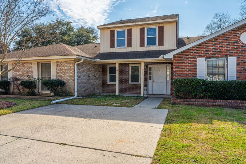5567 Evelyn Dr, North Charleston, SC 29418