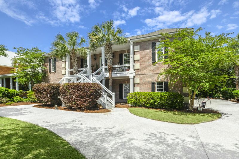221 Indigo Bay Cir, Mount Pleasant, SC 29464