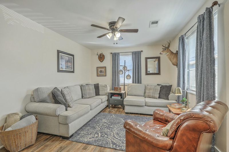 501 E Richardson Ave, Summerville, SC 29485