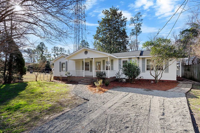 308 W 2nd North St, Summerville, SC 29483