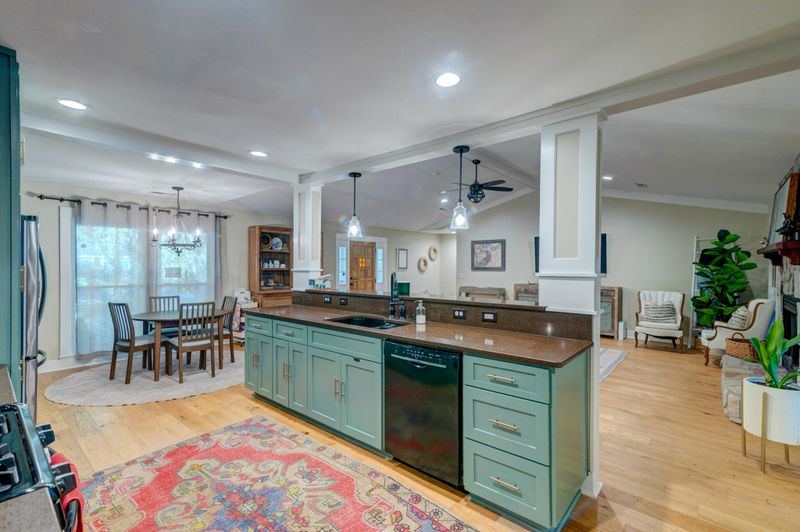 731 Fort Johnson Rd, Charleston, SC 29412