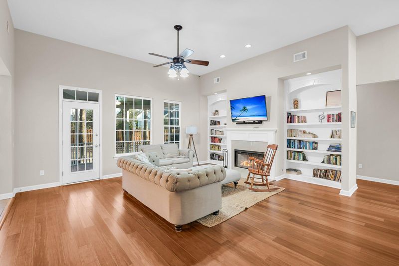 2124 Tall Grass Cir, Mount Pleasant, SC 29466