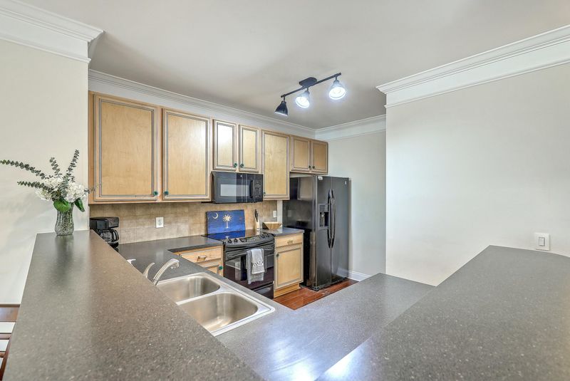 2244 Ashley Crossing Dr #224, Charleston, SC 29414