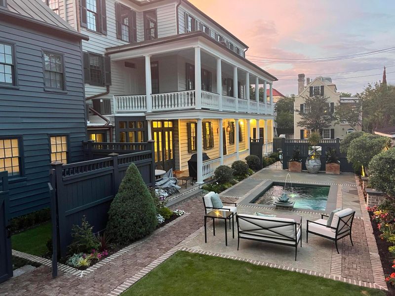5 Alexander St, Charleston, SC 29401