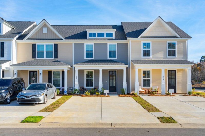 816 Alma Square Dr, Moncks Corner, SC 29461