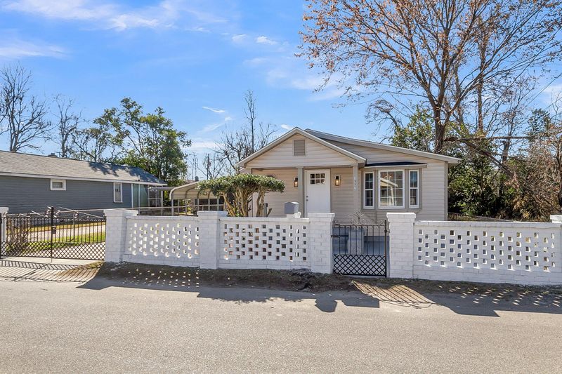 1987 Echo Ave, North Charleston, SC 29405
