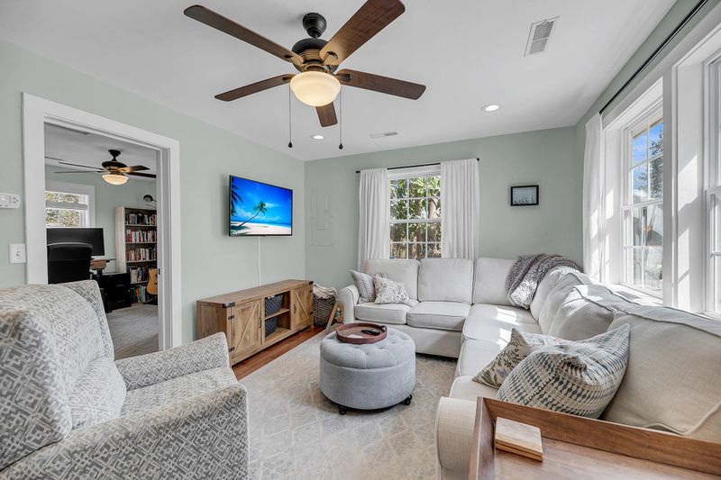 17 Anita Dr, Charleston, SC 29407
