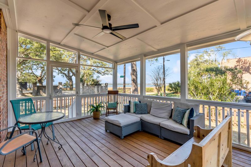 74 6th Ave, Charleston, SC 29403