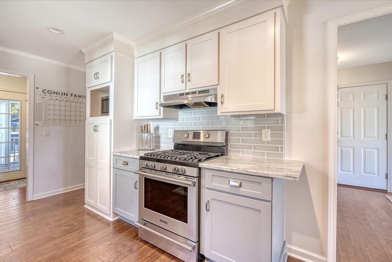 764 Brown Dr, Charleston, SC 29412