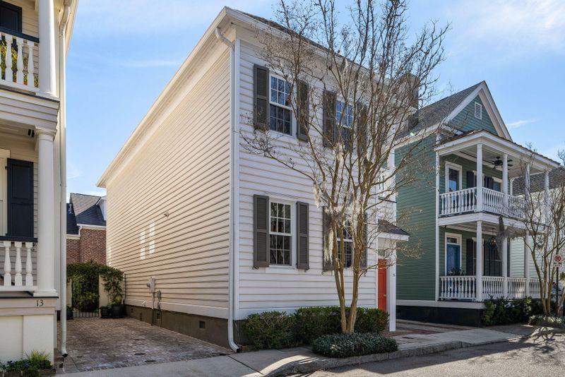 15 Menotti St, Charleston, SC 29401
