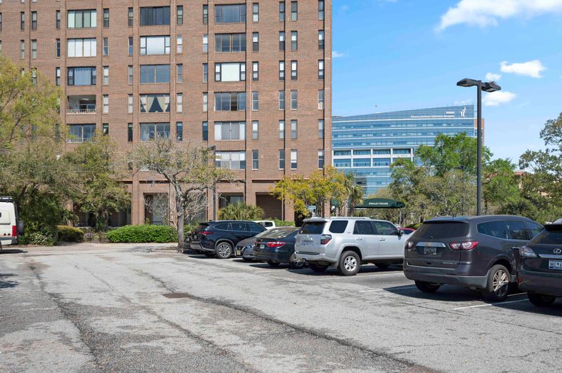 14 Lockwood Dr #6e, Charleston, SC 29401