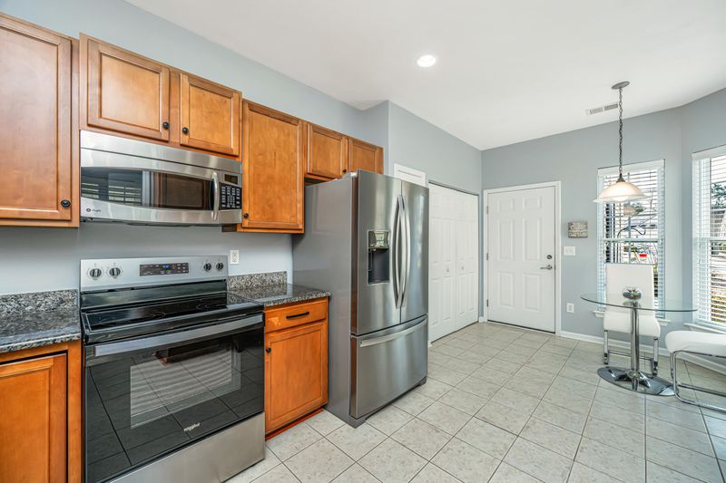 106 Sea Lavender Ln, Summerville, SC 29486