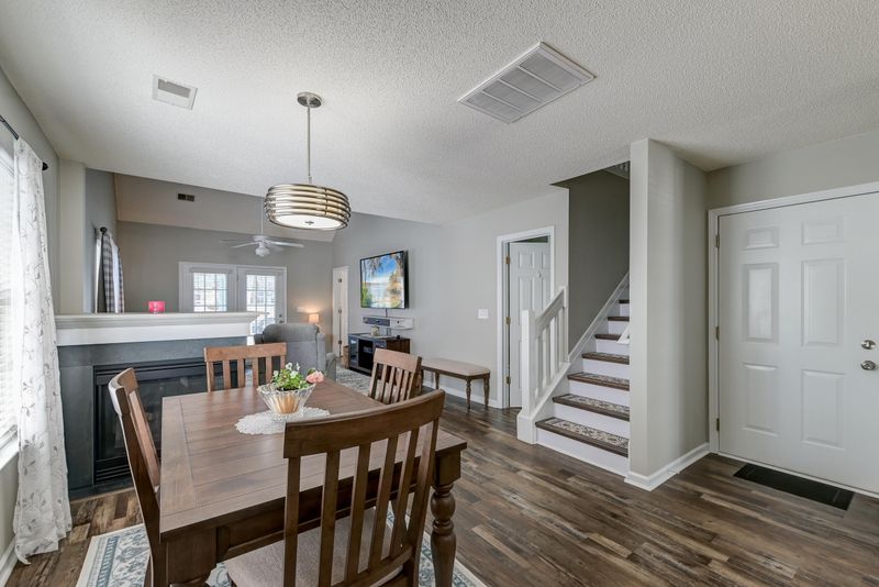 1504 Yellow Hawthorn Cir, Summerville, SC 29483