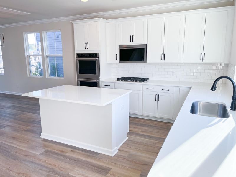 758 Blueway Ave, Summerville, SC 29486