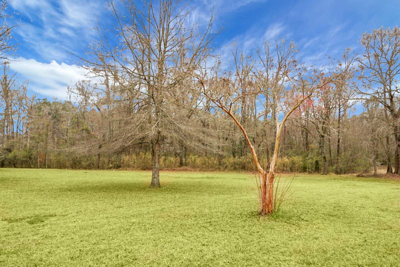 1626 Givhans Rd, Ridgeville, SC 29472