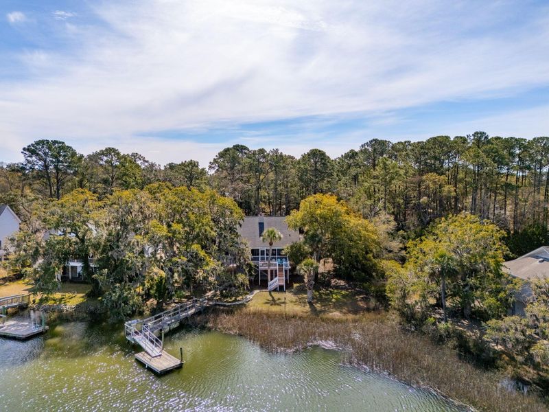 601 Foredeck Ln, Edisto Island, SC 29438