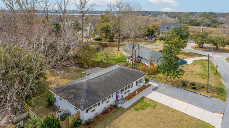 2137 Barbour Dr, Charleston, SC 29414