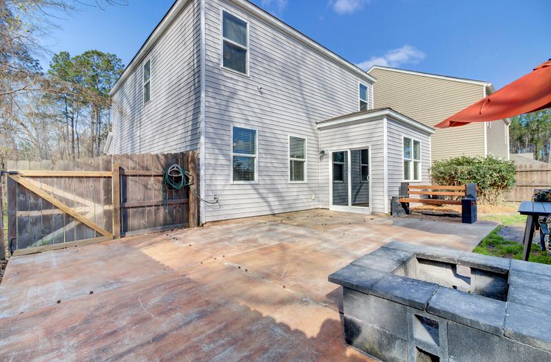 211 Tall Grass Ct, Summerville, SC 29483
