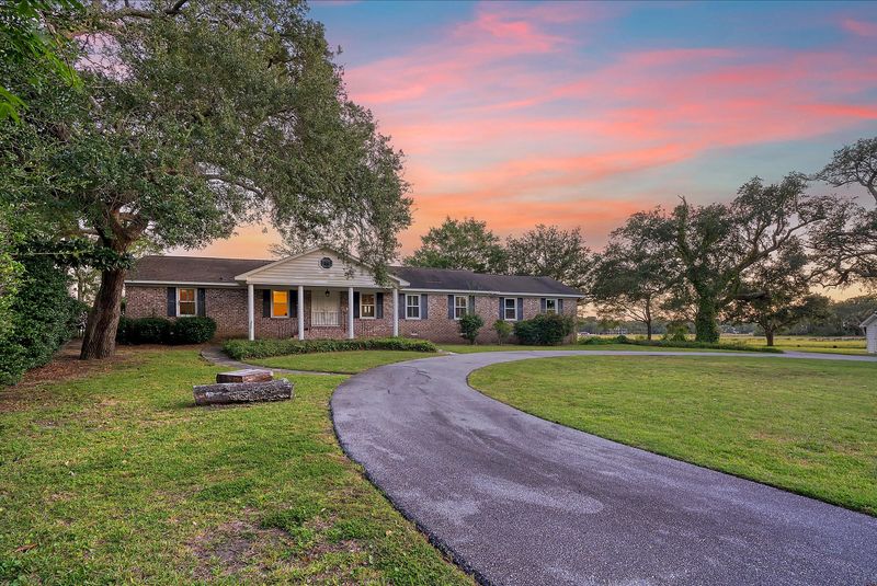 927 Preston Rd, Charleston, SC 29412