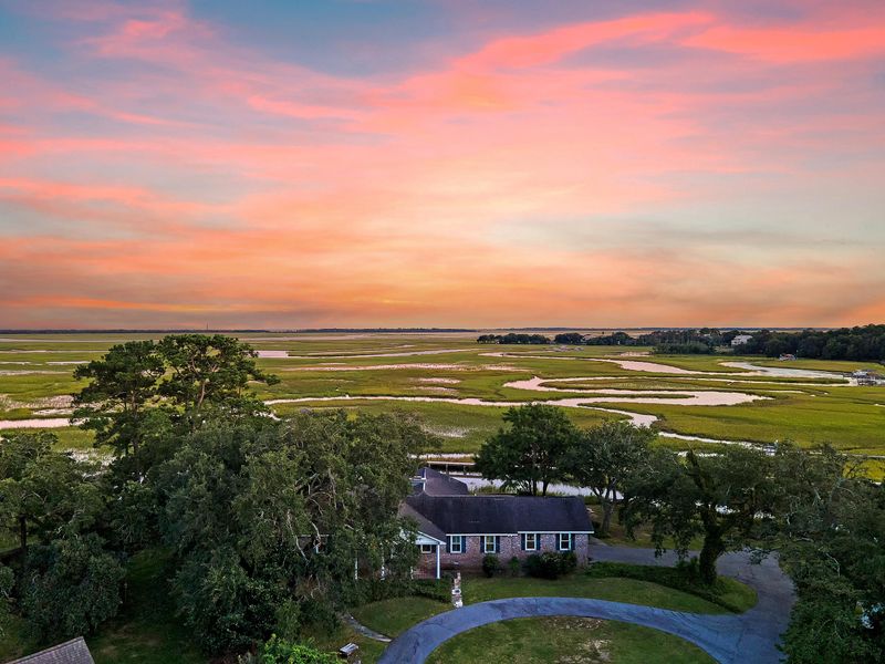927 Preston Rd, Charleston, SC 29412