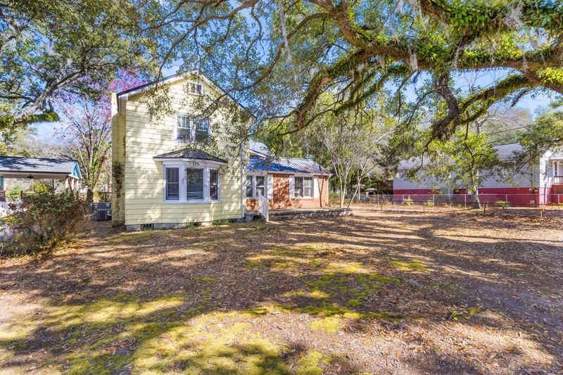 1124 Berkeley St, Hanahan, SC 29410
