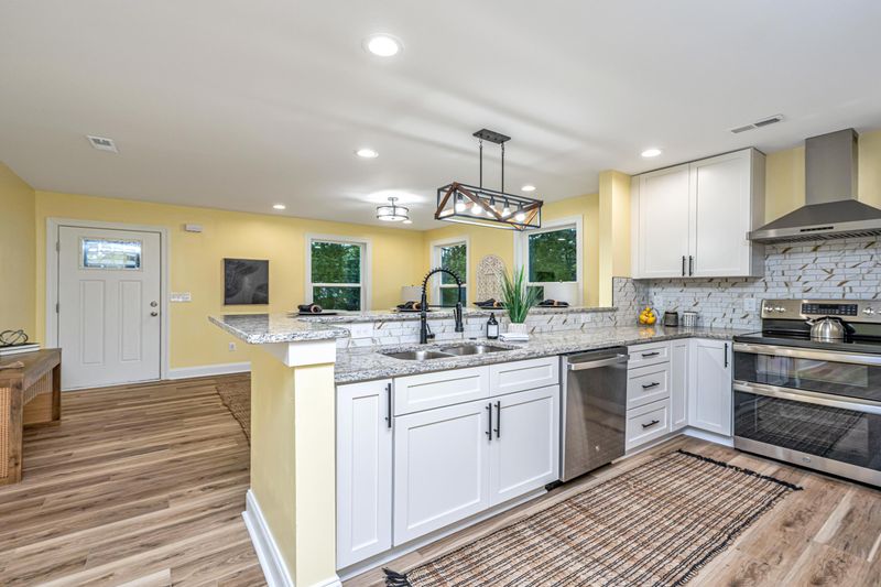 2647 Tillman St, North Charleston, SC 29405