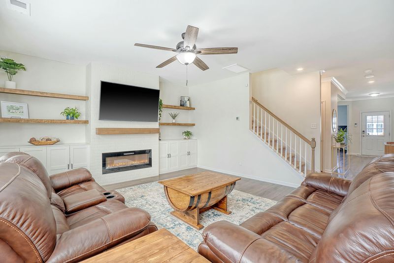 9995 Winged Elm St, Ladson, SC 29456