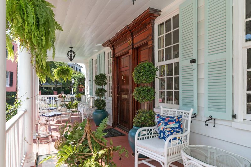 10 Water St, Charleston, SC 29401
