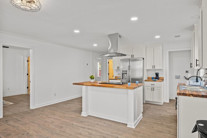 2124 Booker St, Charleston, SC 29405