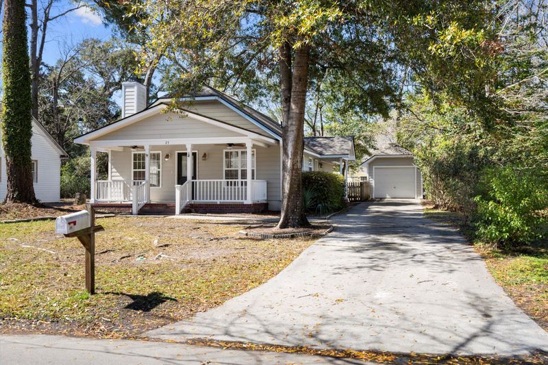 25 Oak Forest Dr, Charleston, SC 29407