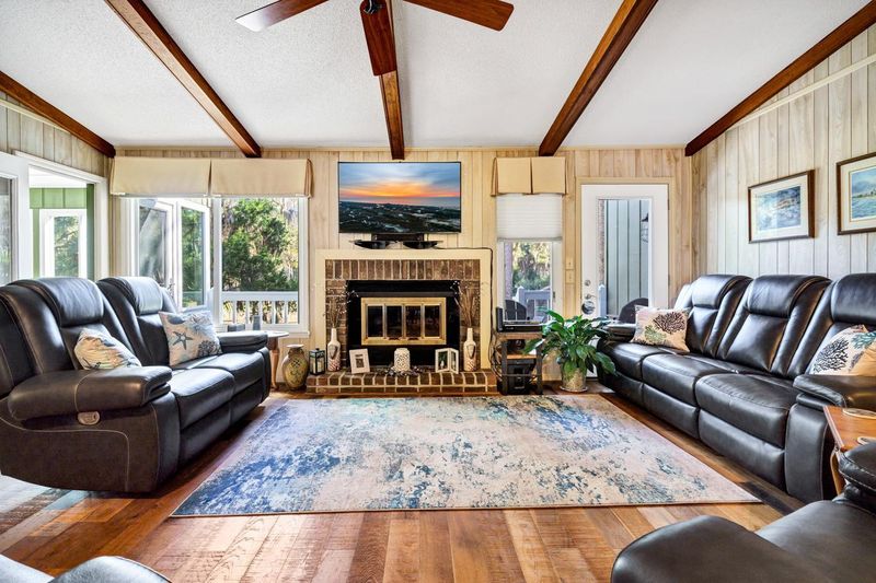 3323 Myrtle St, Edisto Island, SC 29438