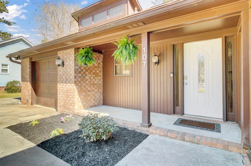 107 Four Iron Dr, Summerville, SC 29483