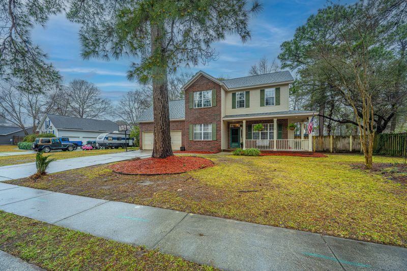 211 Trestlewood Dr, Summerville, SC 29486