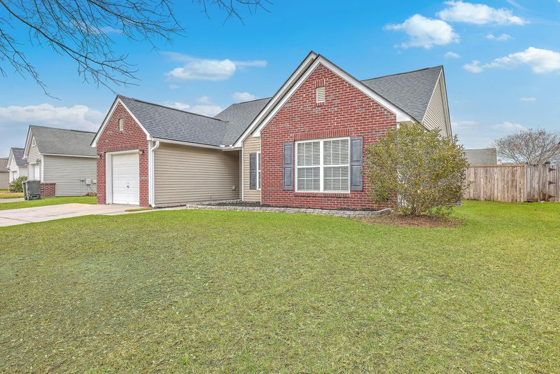 99 Dovetail Cir, Summerville, SC 29483